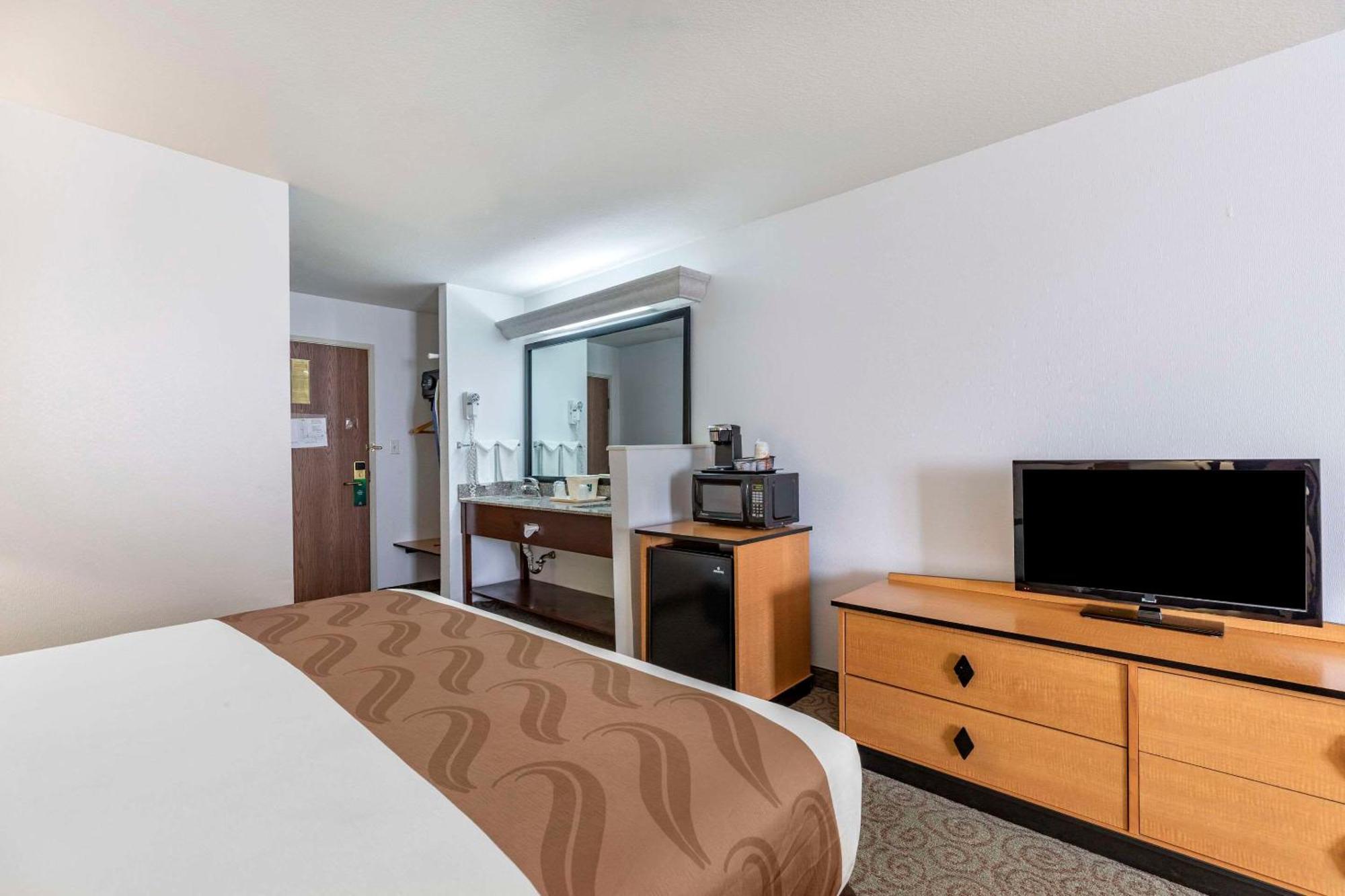 Quality Inn & Suites Denver Airport - Gateway Park Aurora Εξωτερικό φωτογραφία